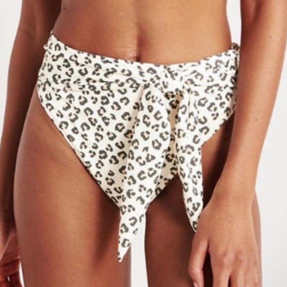 Abercrombie & Fitch Animal Print Cinched Bralette & Tie High Waist Bottoms Set - Picture 3 of 11